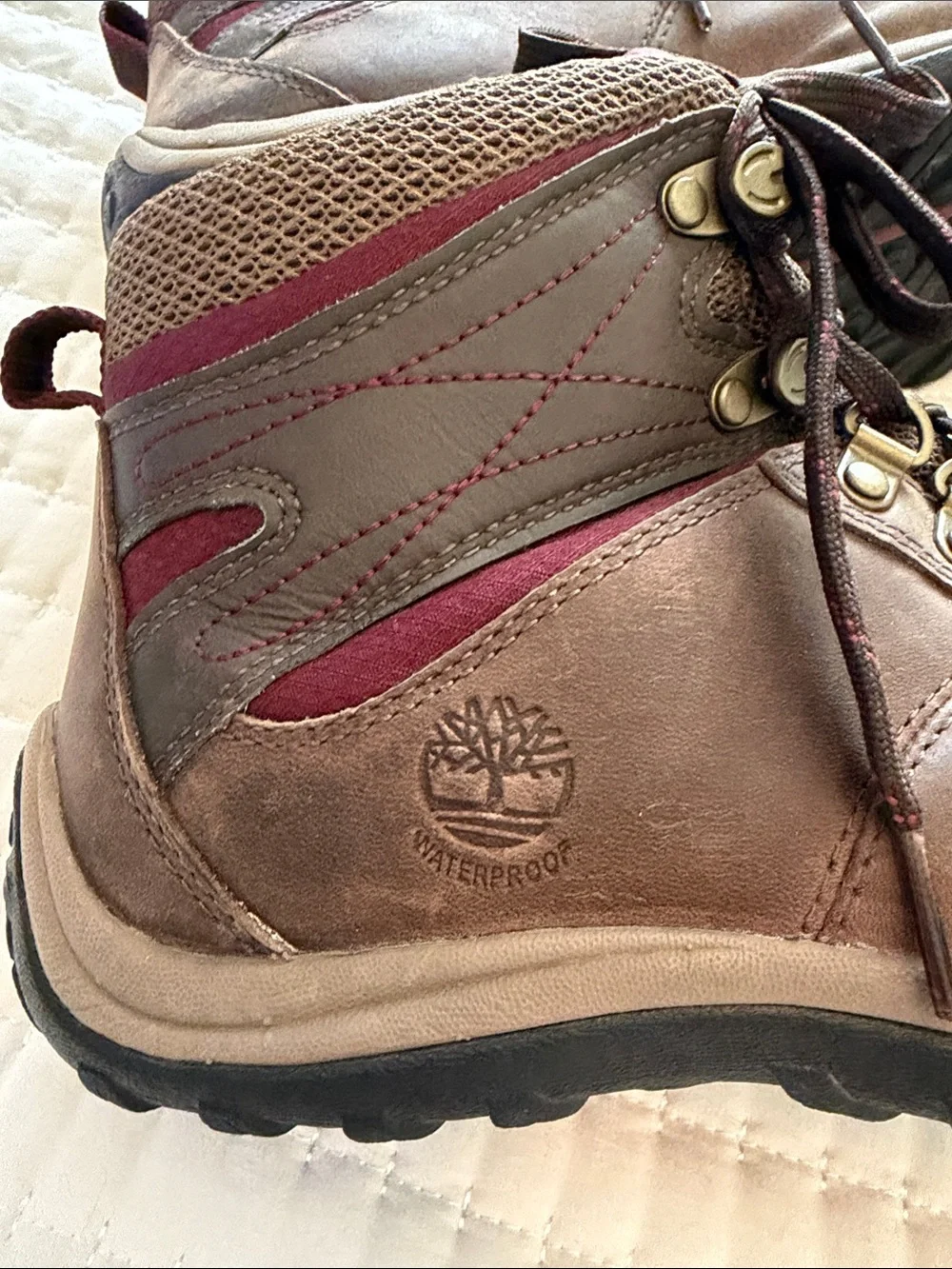 Timberland Women's 7.5 Norwood Mid Waterproof Hiking Boot - Picture 3 of 10